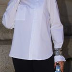 Camisa Feminina Gola Alta em Tricoline